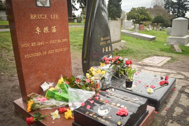 Bruce Lee S Grave Seattle Landmark Global Attraction The Seattle