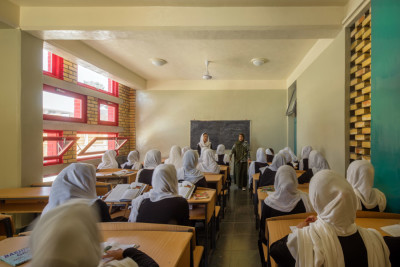 A classroom in the Gohar Khatoon Girls’ School in Mazar-i-Sharif, Afghanistan, designed for natural daylight and ventilation. (Photo by Nic Lehoux)